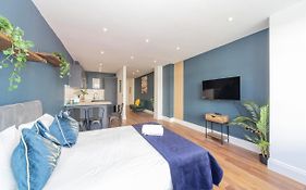 2Cq*Morden Studio Flat *Moments Away From Brighton Seafront