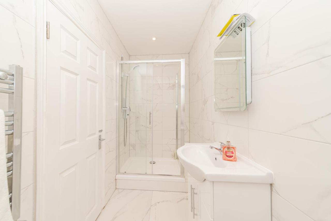 2Cq*Morden Studio Flat *Moments Away From Brighton Seafront Appartamento Esterno foto