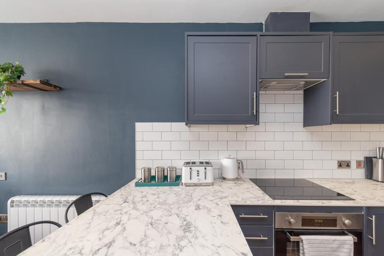 2Cq*Morden Studio Flat *Moments Away From Brighton Seafront Appartamento Esterno foto