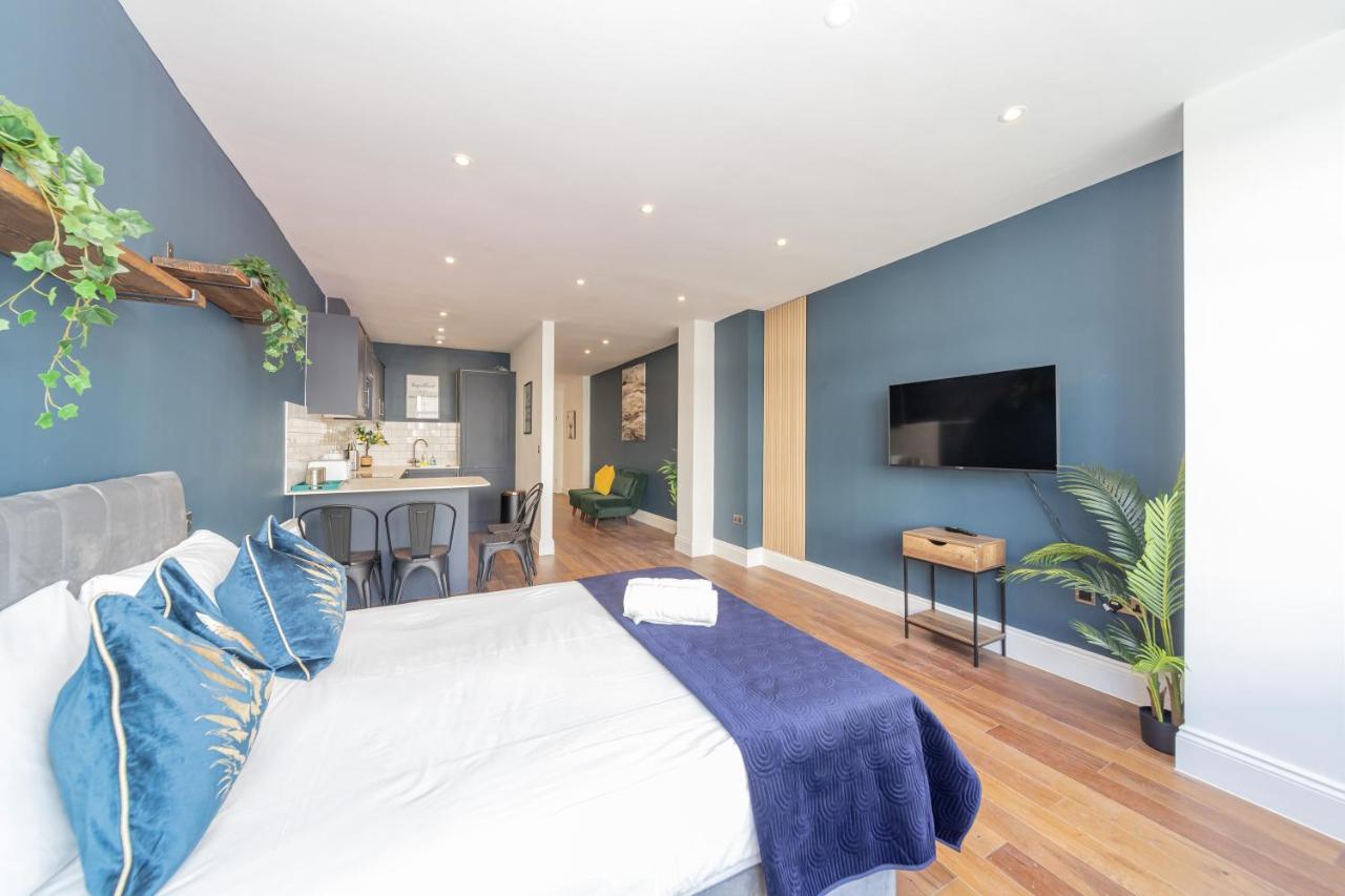 2Cq*Morden Studio Flat *Moments Away From Brighton Seafront Appartamento Esterno foto
